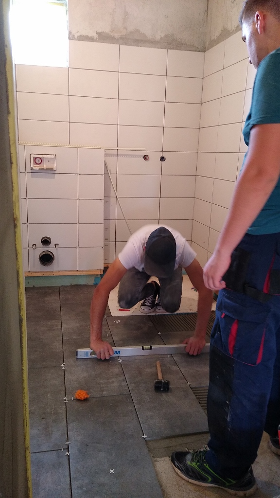 IMG 20210617 FliesenDuschb.